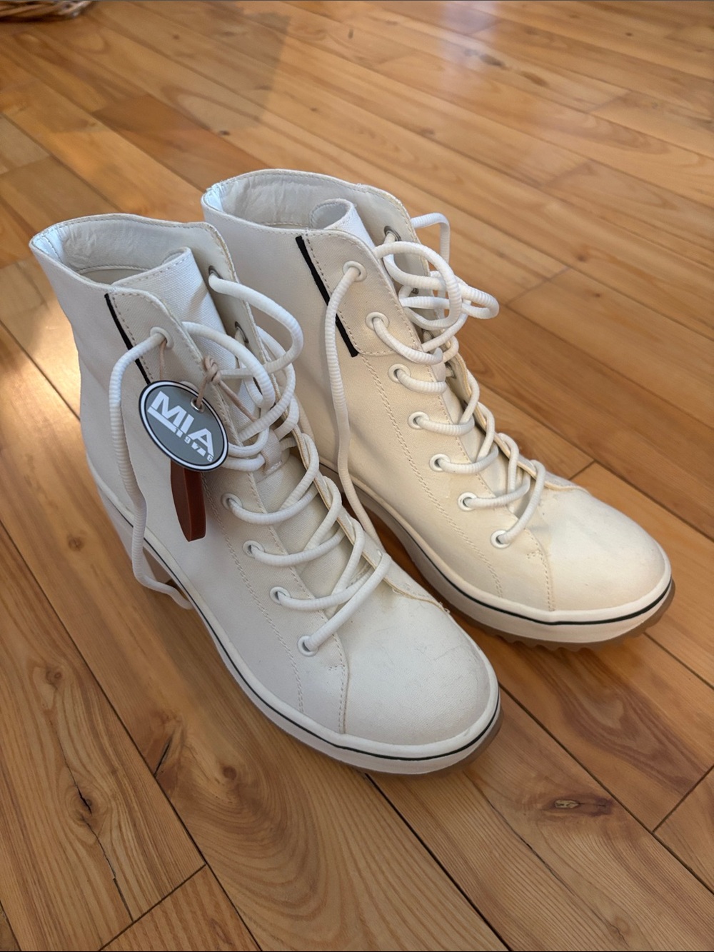 MIA Off-White High-Top Lace-Up Heeled Sneakers Size 9